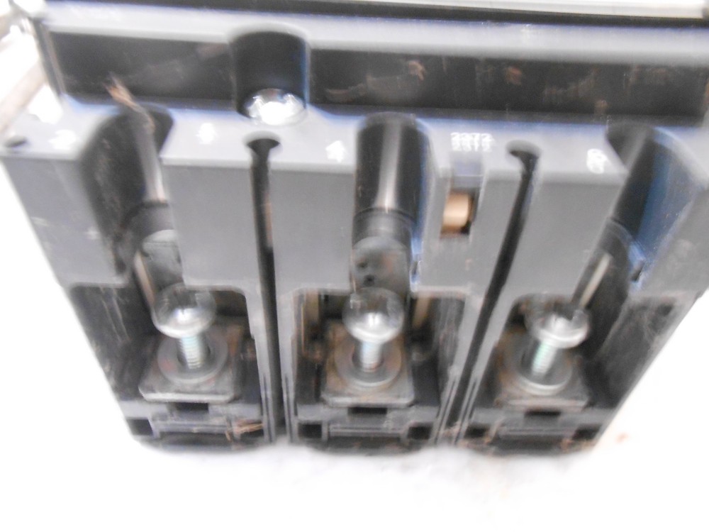 USED SCHNEIDER NSX 160B WITH STEM MISSING 1 SET WIRE BOLTS