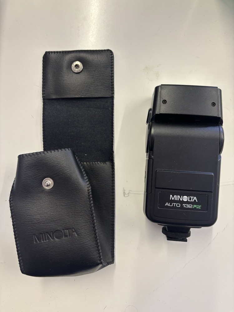 Minolta Auto 132PX Flash with Case   (#20368)