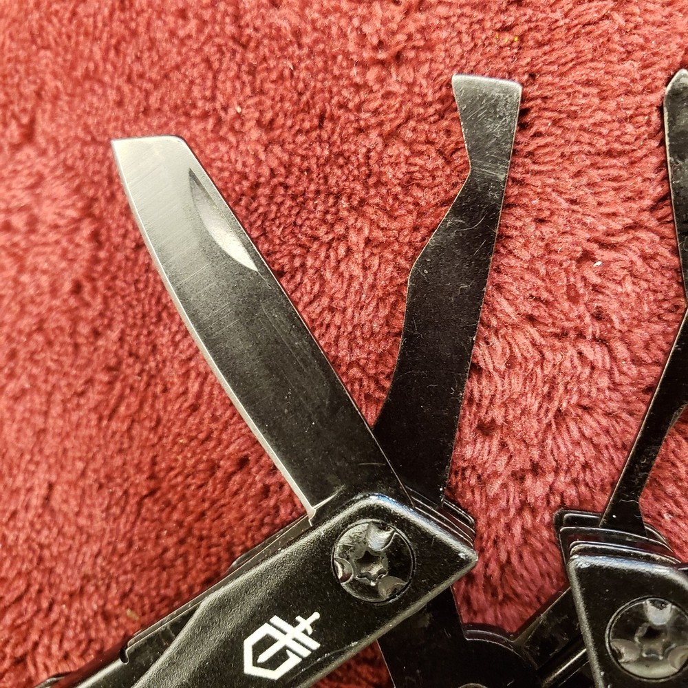 Lot of 2 Gerber Multi Tool Dime multiplier Black read