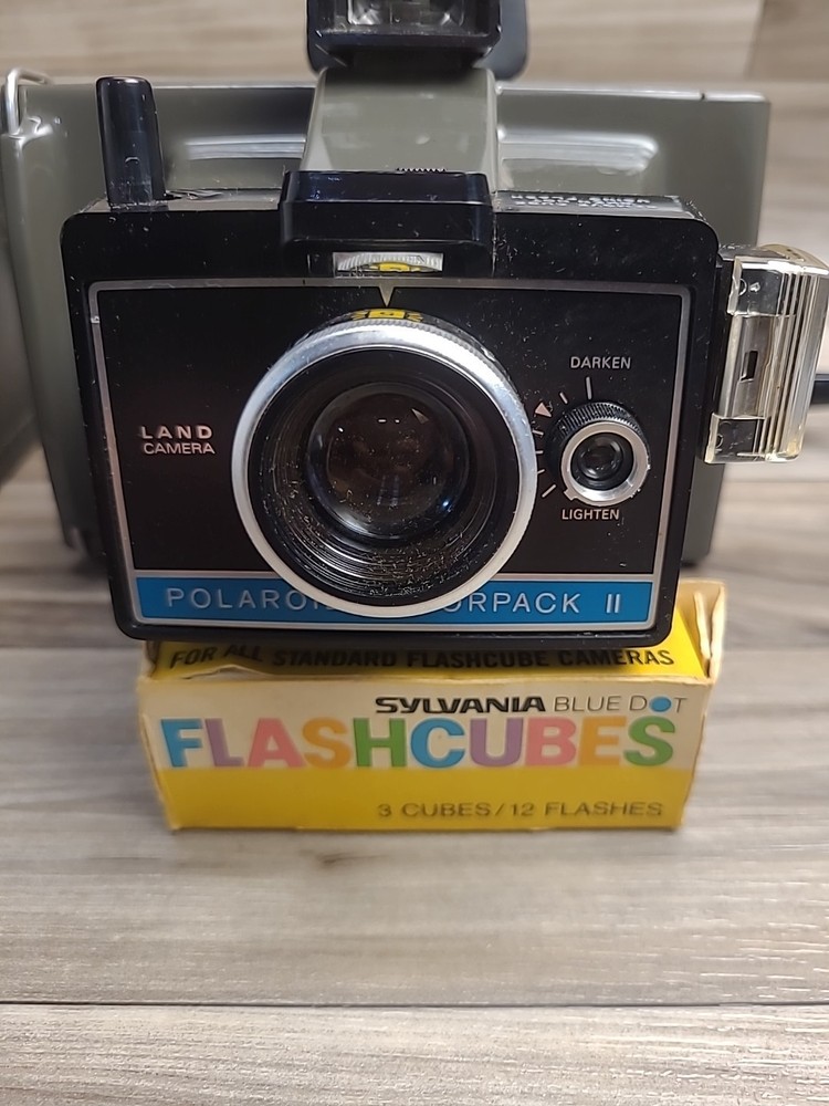 Polaroid Land Camera Colorpack II, Grey Instant Camera, Retro W/Case & Flashcube