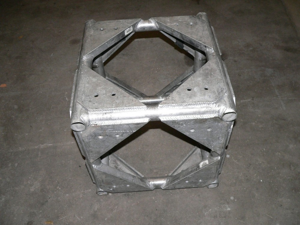 TOMCAT BOX TRUSS CORNER BLOCK