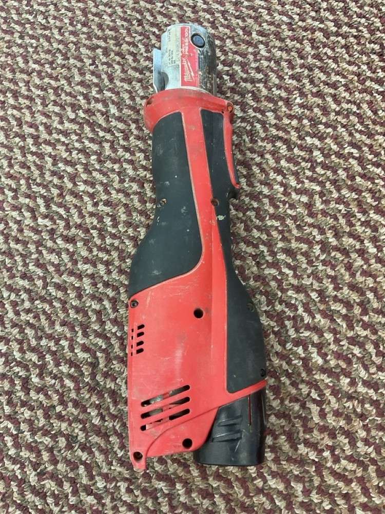 MILWAUKEE TOOLS 2473-22 (CJL063153)