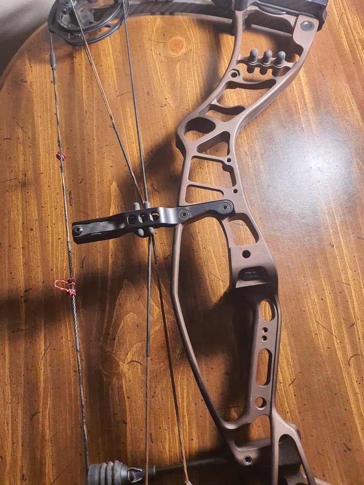 Hoyt Nitrum 30 #2 Cam 70#