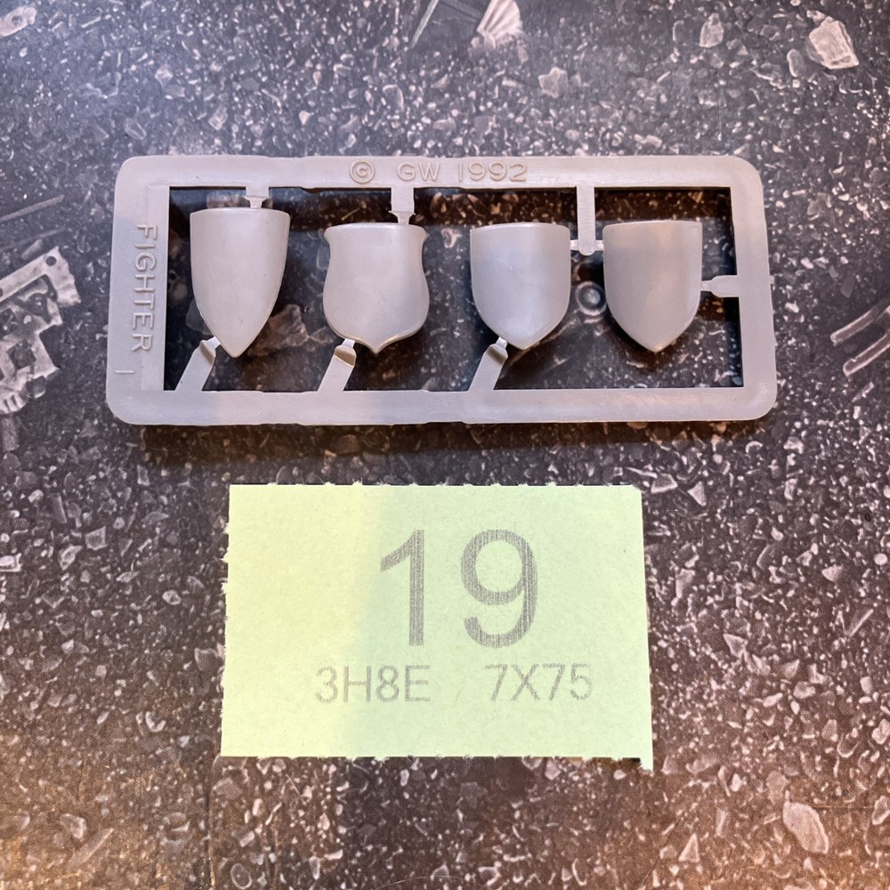 Fighter Shield Sprue 1992 Warhammer Fantasy Old World OOP