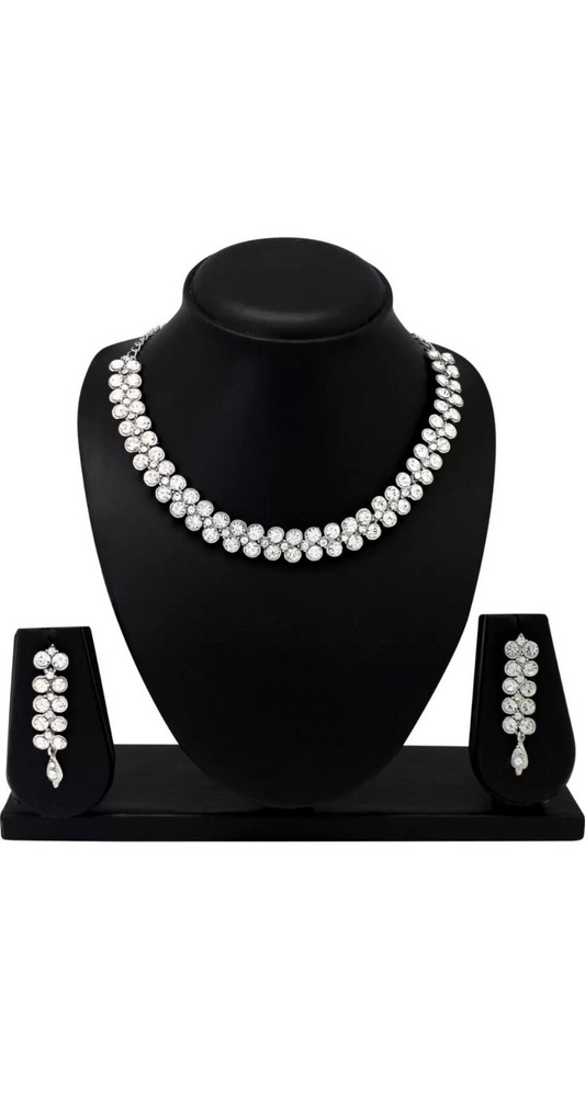 *NEW* NECKLACE SET