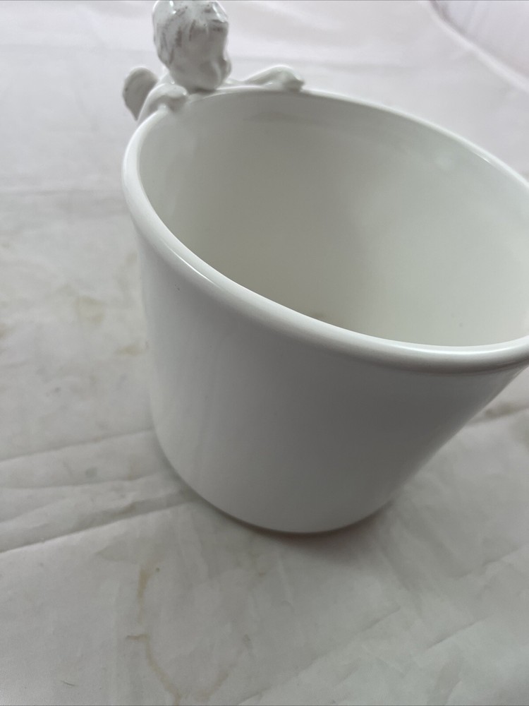 Round Planter Vase WIth Angle on Side 4"