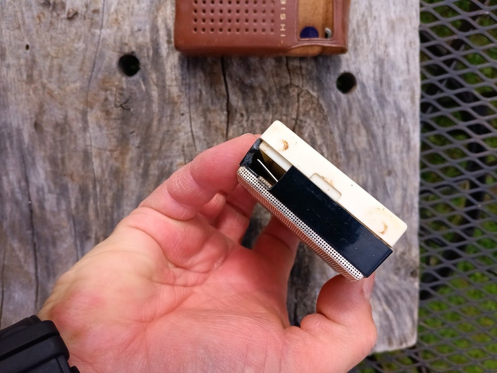 Vintage Mitsubishi 6 Transistor Radio