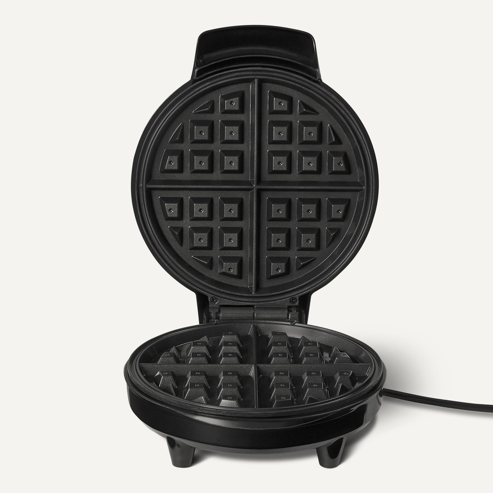 Amazon Basics Belgian Waffle Maker with Round (8 inch Plate), Black