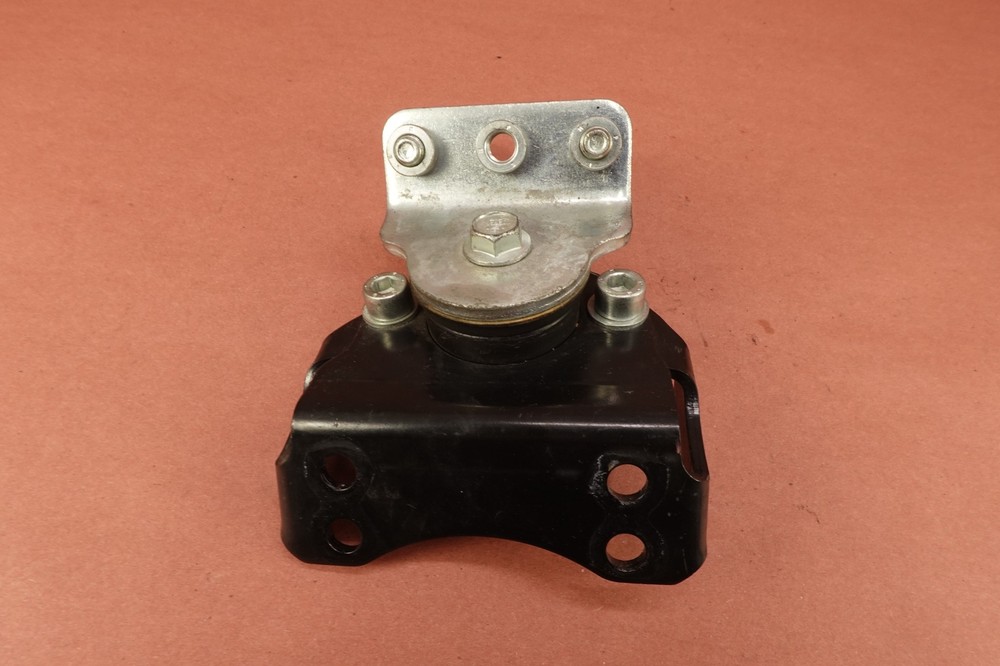 2002-2006 Harley Davidson V-rod Vrod Engine Motor Mount Bracket