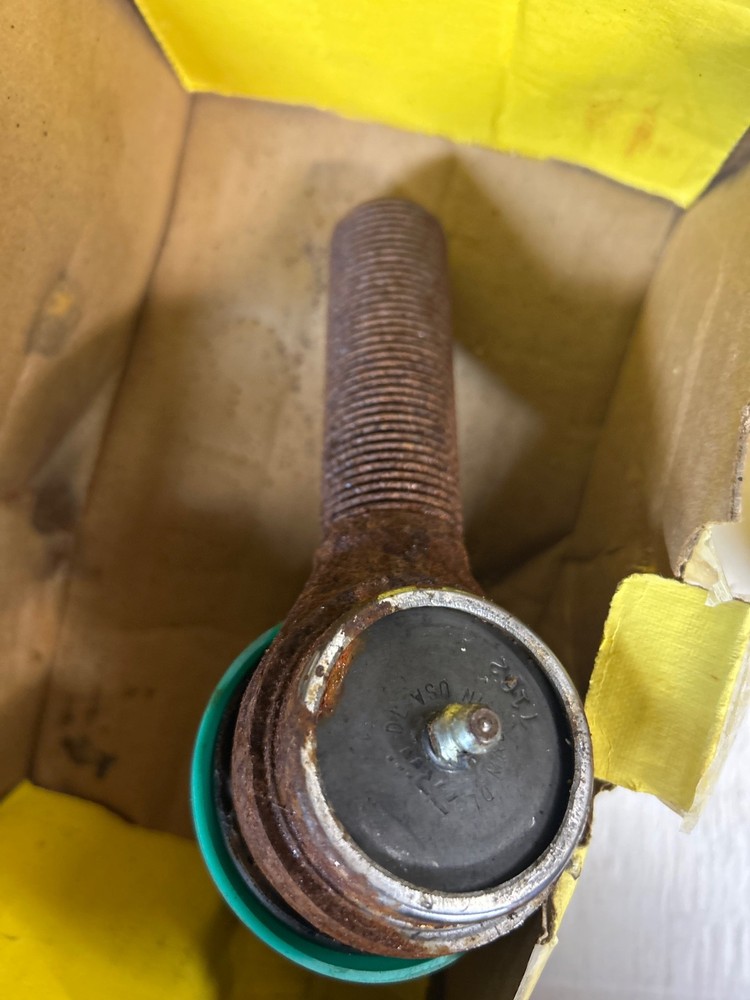 Euclid E-4611 Steering Tie Rod End Front Axle, Type 1