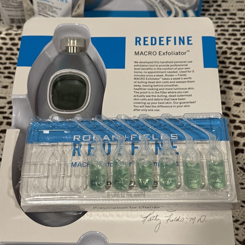 Rodan + Fields Redefine Macro Exfoliator Device With User Guide & Accessories