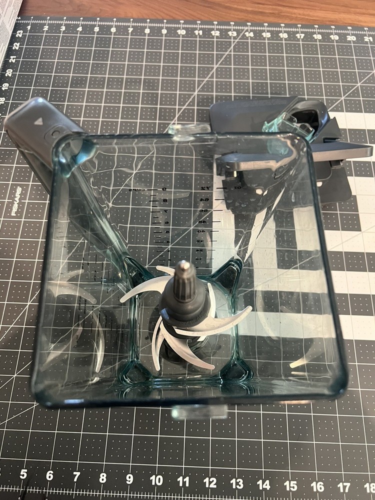 Genuine Ninja Blender 72 oz/9 Cup Pitcher/Jar Lid & Blade Replacement Part