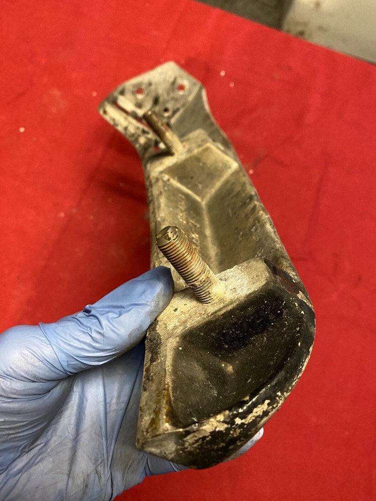 PETERBILT LEFT Side Hood Mount Bracket STEP 15-05344L