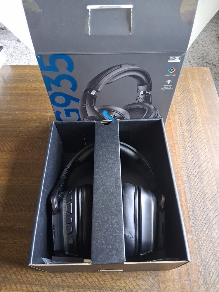 Logitech Wireless G935 Lightsync 7.1 Gaming Headset With USB Dongle And Cables