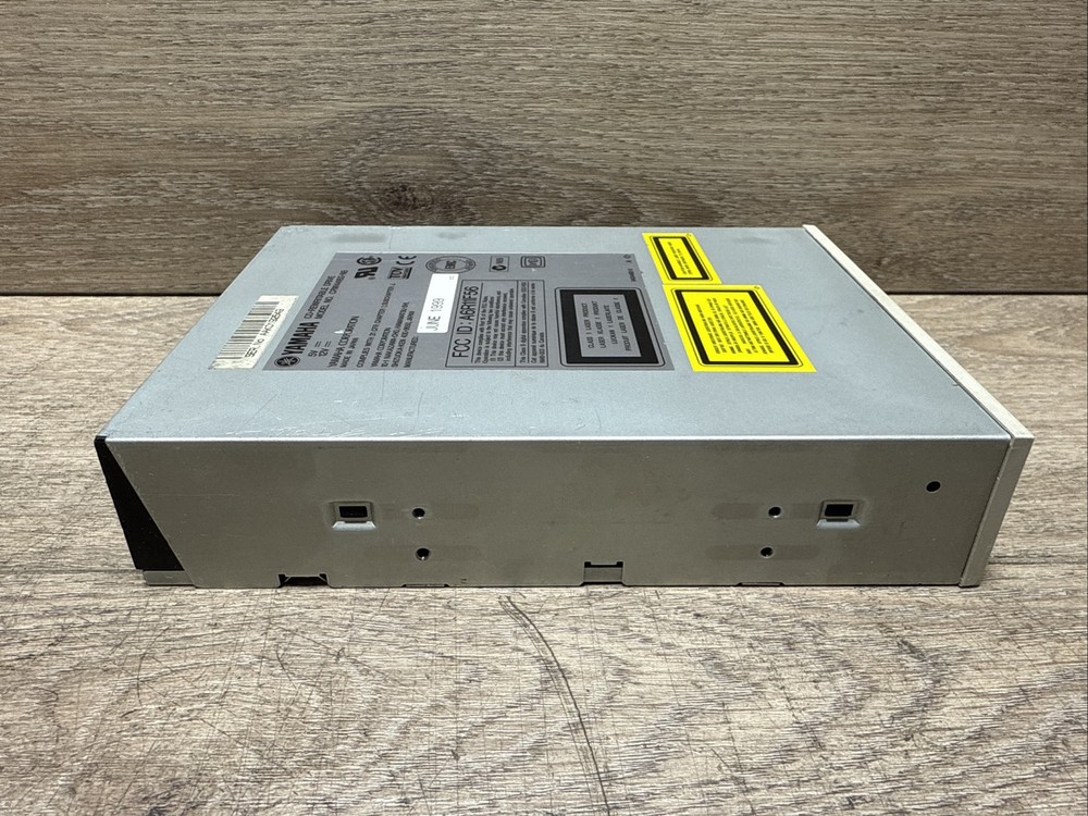Yamaha CRW6416S CD-Rewritable Internal Drive Compact Disc Recorder Burner Unit