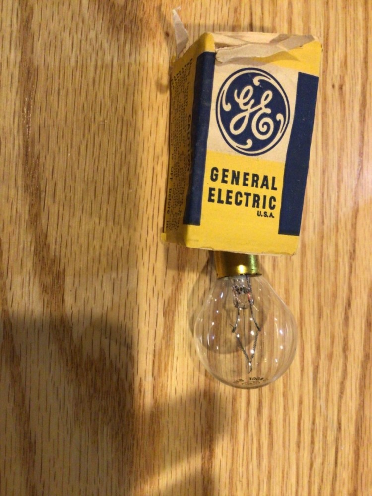 BMG -Projector Projection Lamp Bulb 115-125V 100W