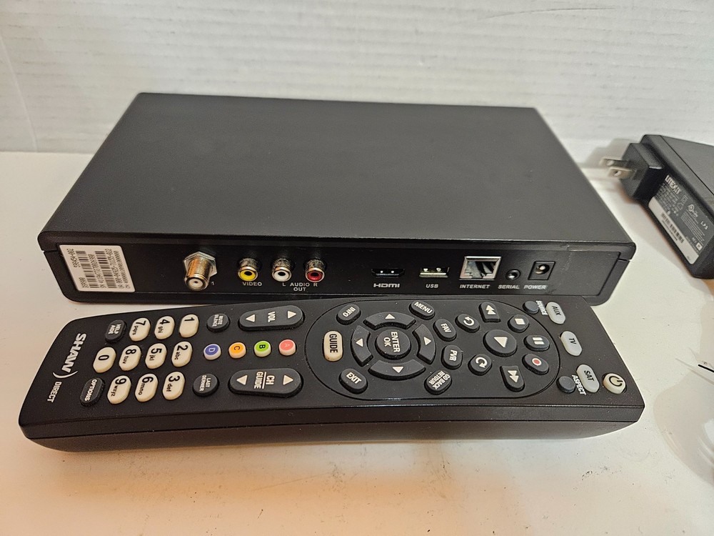 Shaw Direct HDDSR 800 Satellite Receiver With Remote and AC Adapter