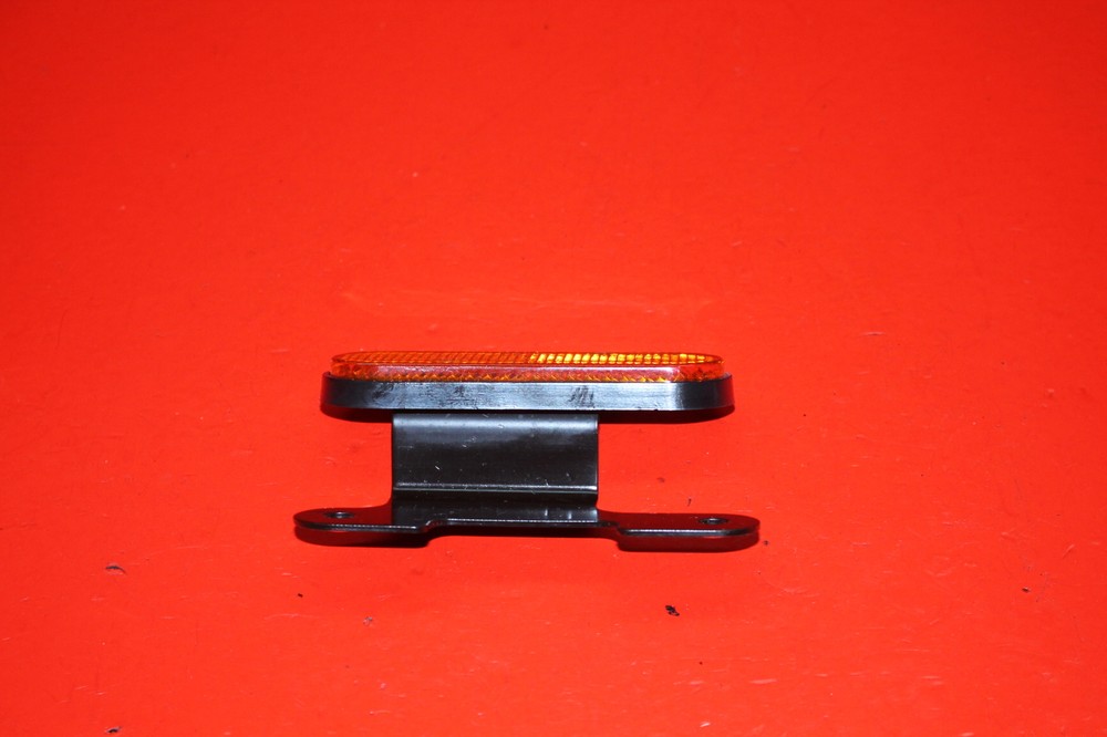 17 HYOSUNG GD250R FRONT LEFT REFLECTOR