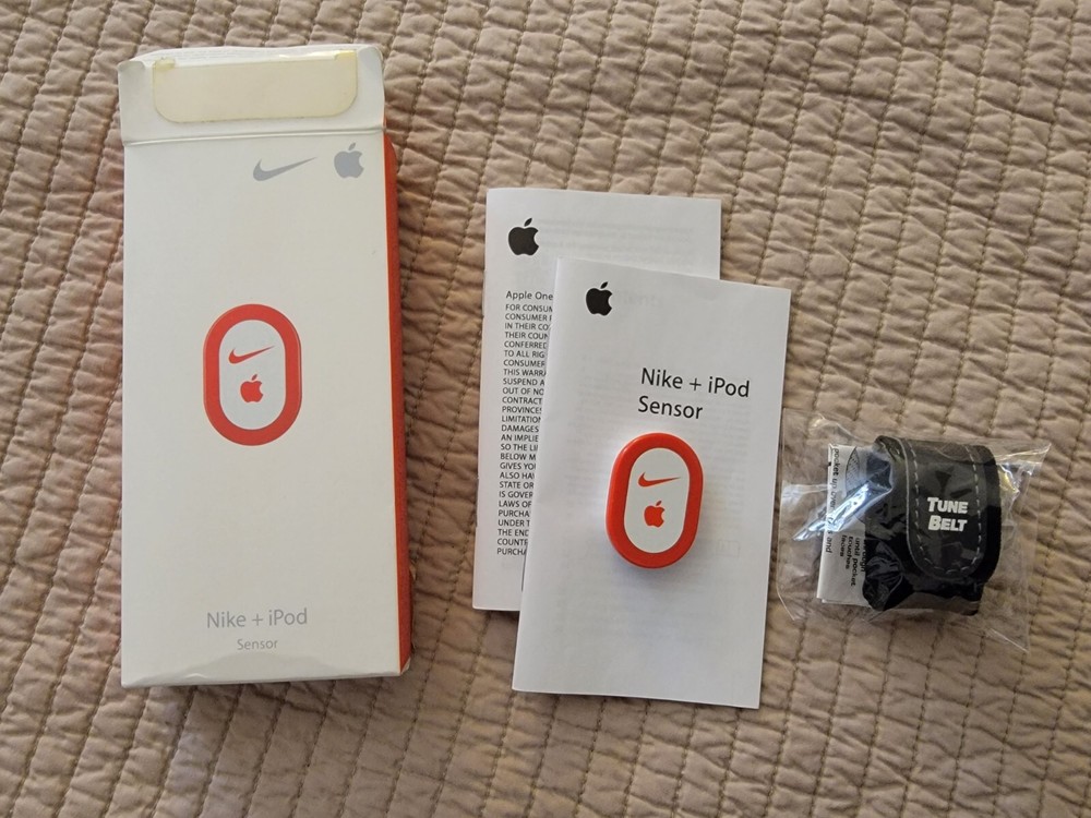 Nike+ iPod Sensor A1193 FREE Case