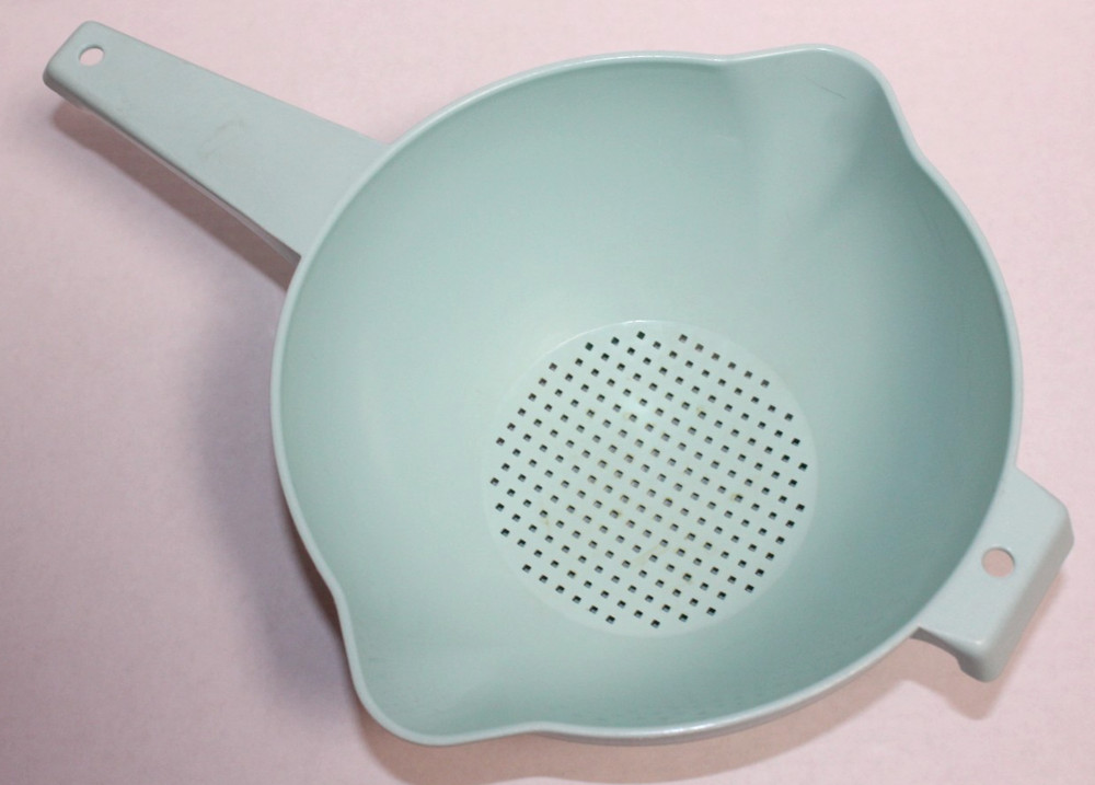 Vintage Tupperware Aqua 2 Qt Strainer Colander With Handle 1523