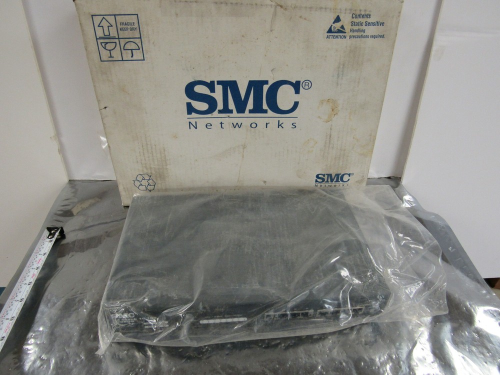 SMC 5208DS EZ STACK 10/100 NETWORK HUB ***NEW***