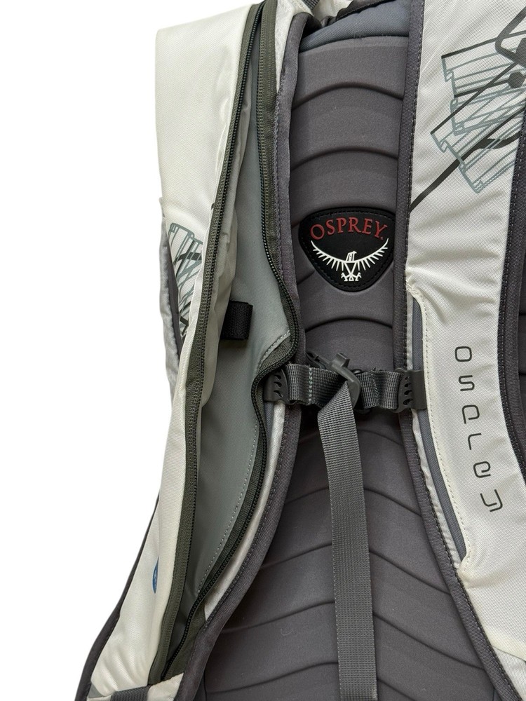Osprey Karve 11 Backpack Ski Snowboard Hydration Pack Gray White Size M/L
