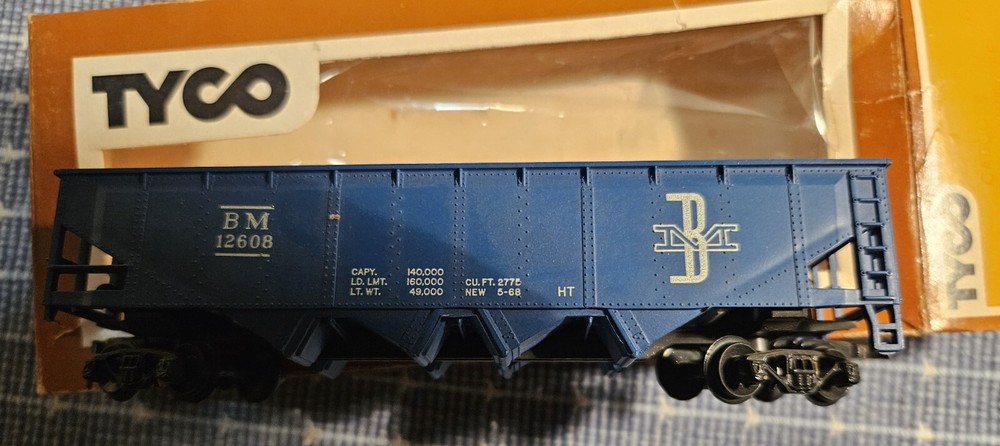 TYCO,   Ore Wagon  Ho Gauge,   Boxed,