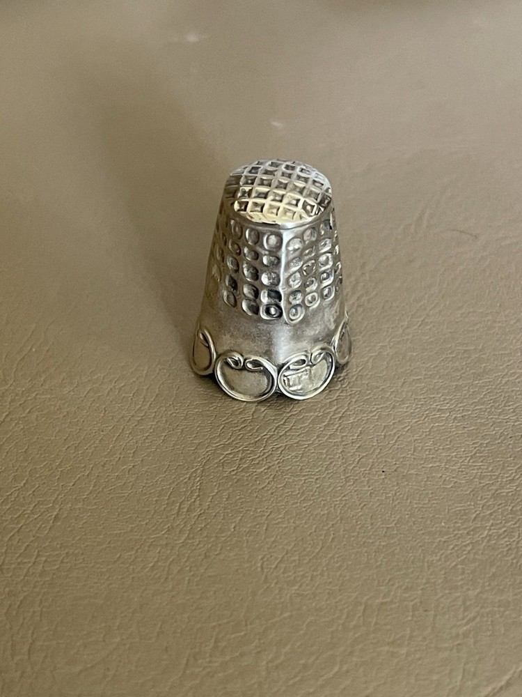 Vintage Sterling Silver Thimble (W21)