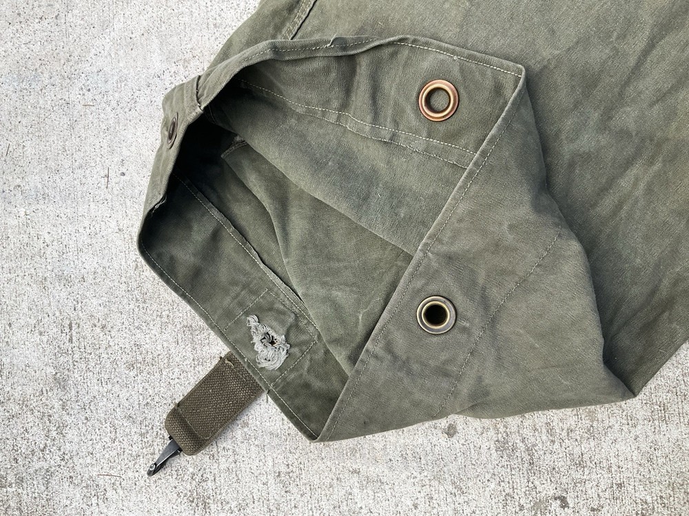 Us military Surplus Dutfle Bag -laundry 1