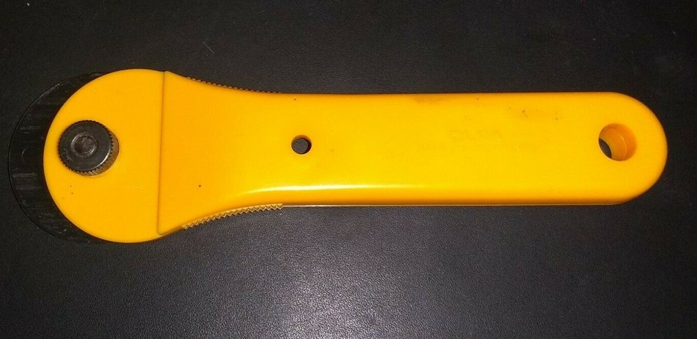 Olfa Splash 45mm Rotary Cutter - Yellow!