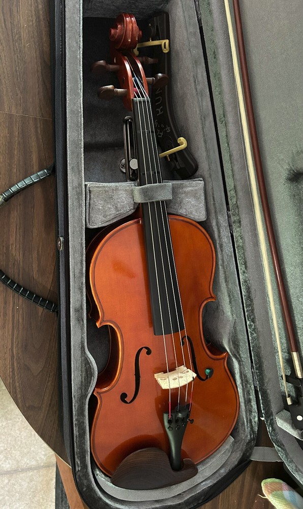 Yamaha VA5 15.5” Viola Outfit