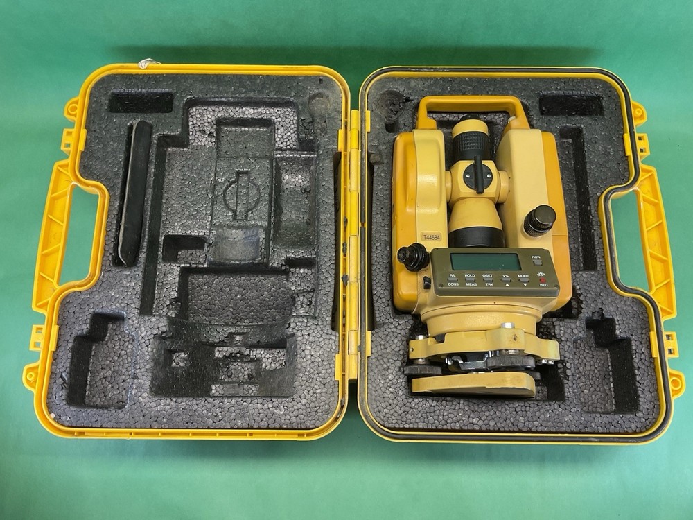 South Electronic Theodolite ET-20 W/ Case - UNTESTED