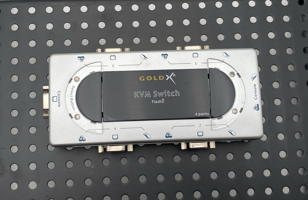 4 Port Compact KVM Switch GX3403