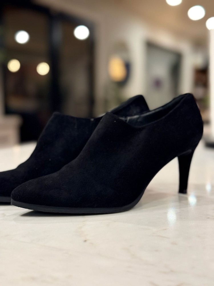 Stuart Weitzman Black Suede Pointed Toe Ankle Boot Shooties Size 7.5M