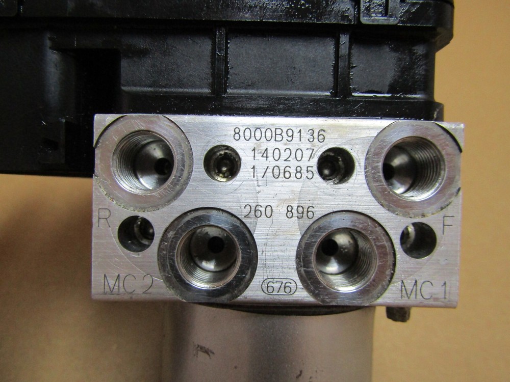 MV Agusta Rivale 800 2016 ABS pump control unit module (6954)