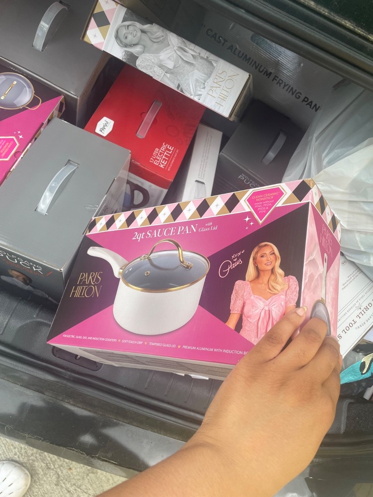 cookware set ( Paris Hilton)