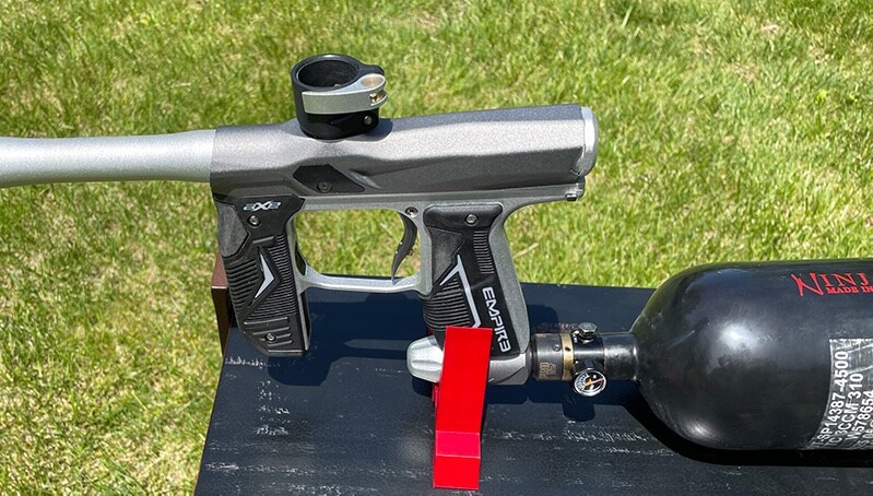 Paintball Gun Stand - Full Loadout (Red)