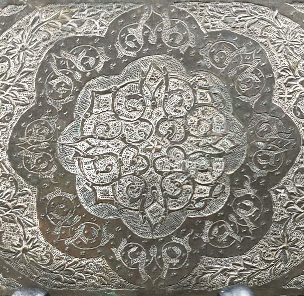 ANTIQUE VICTORIAN SILVER HAND ENGRAVED FLORAL CIGARETTE CASE