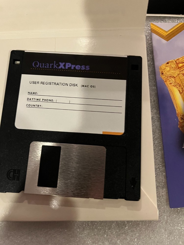 Quark XPress 4.1 Updater CD-ROM (Win & Mac) & 3.5” User Registration Floppy Disk
