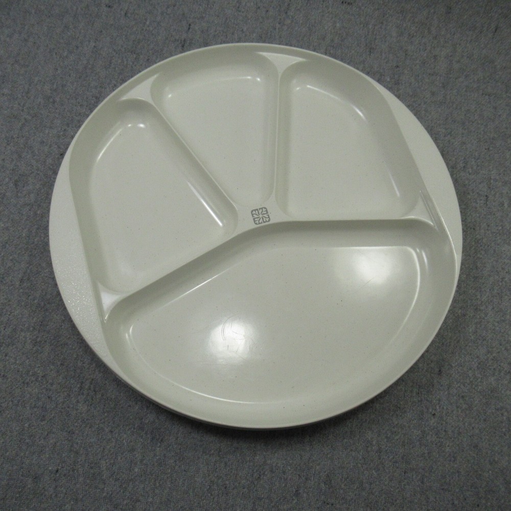 2 LittonWare Microwave Plastic Divided Plates Lids 4 Compartments White 44096