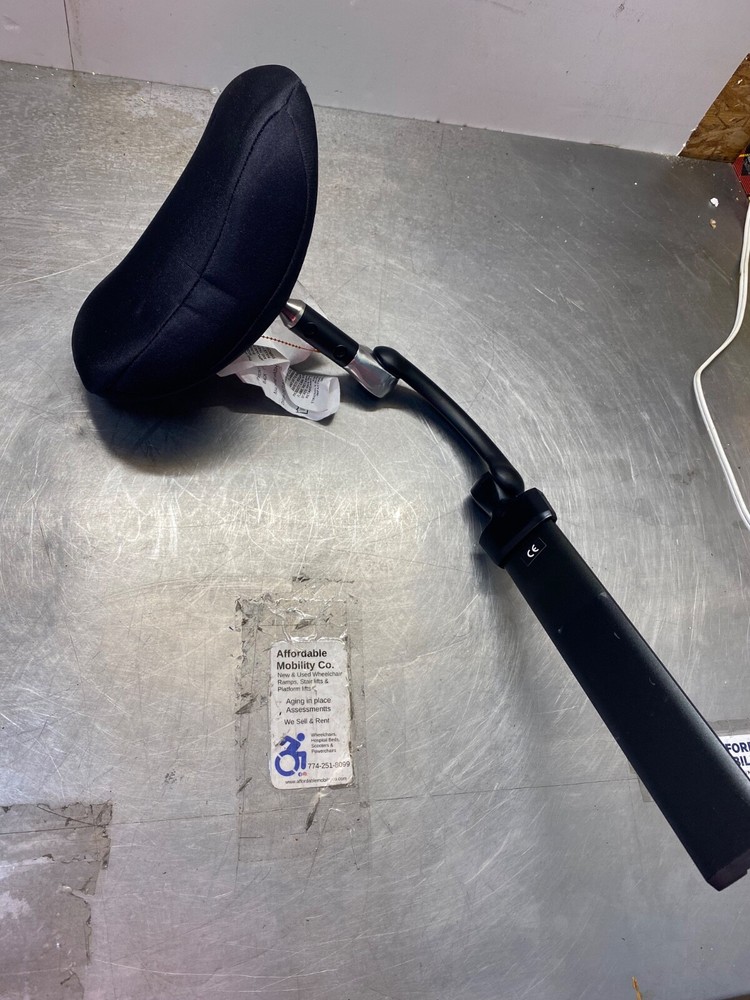 Quickie Whitmeyer headrest with mount hardware (E6/3)