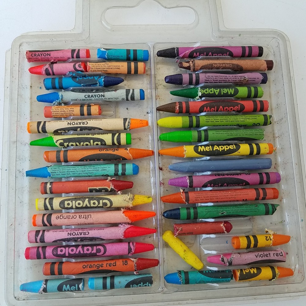 Crayola Crayon Set With Storage Case