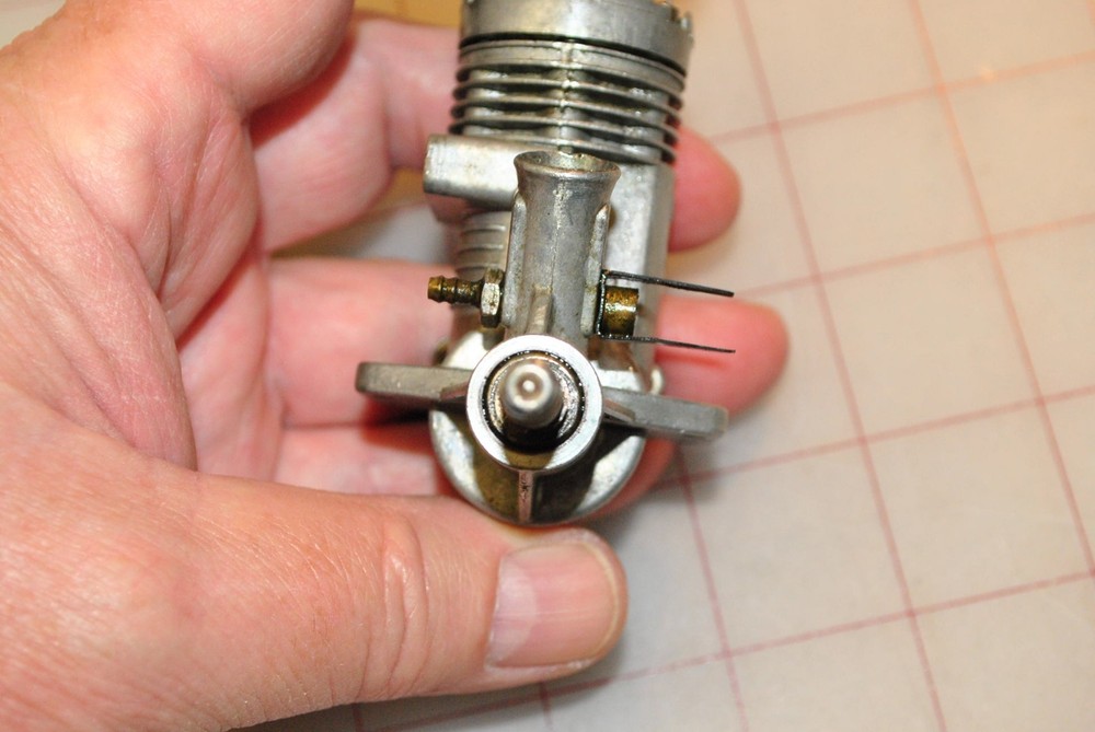 Vintage FOX 25 control line engine. Parts or repair.