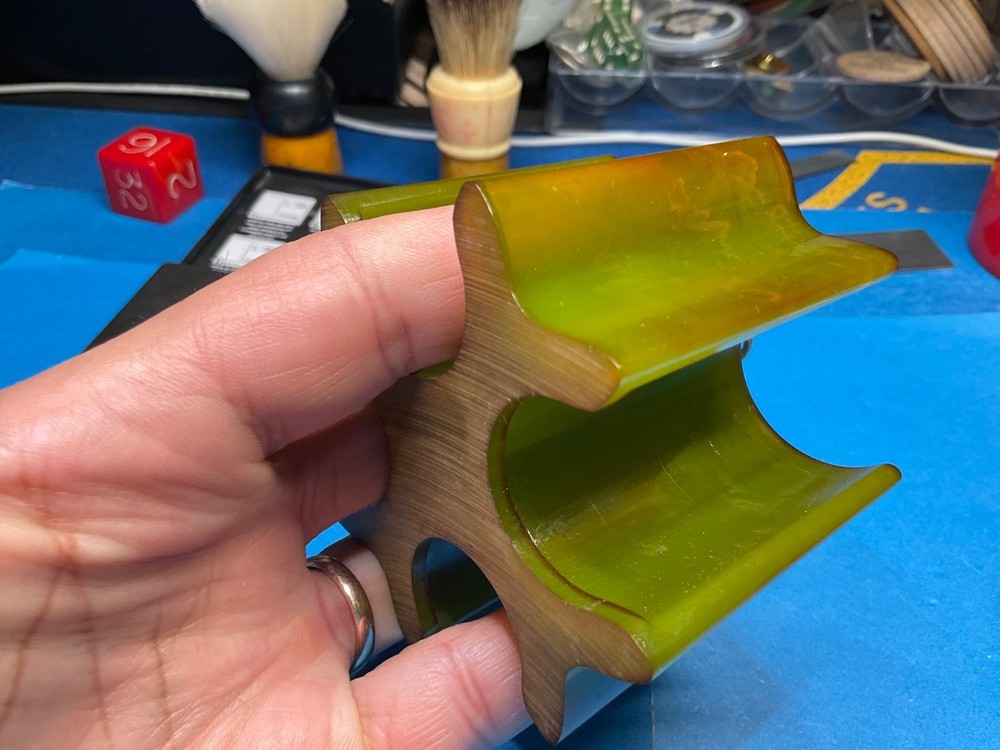 BEAUTIFUL GREEN BAKELITE POKER CHIP CADDY