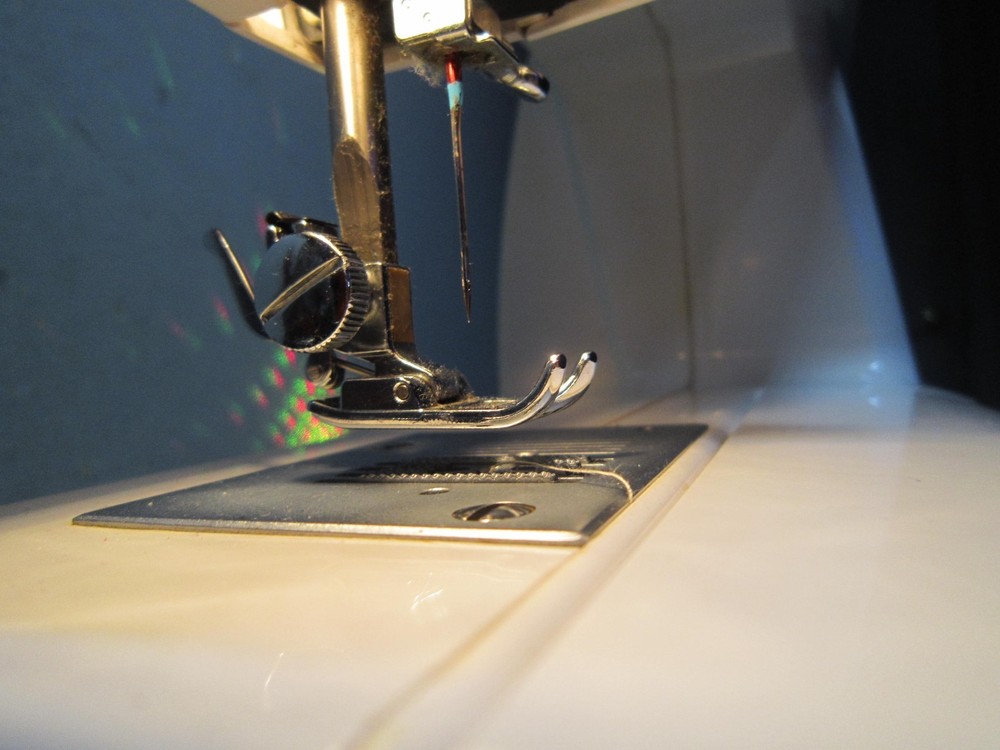 Working White Style Pro 1126 Sewing Machine FREESHIP