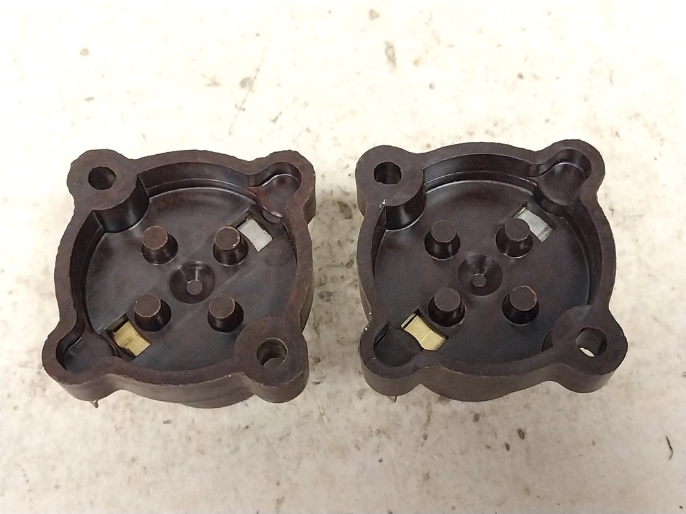 Pair Nice Surface Mount Light Bulb Socket / Old Vintage Ham Radio Electrical