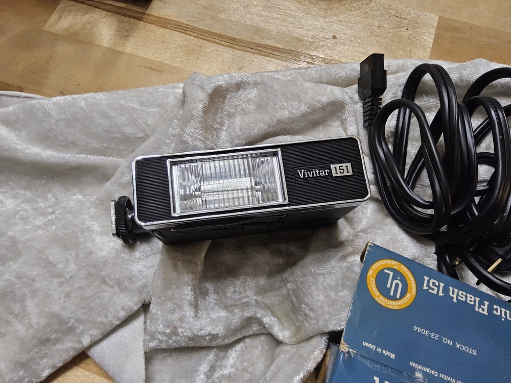 New In Box Vivitar #151 Electronic Flash Unit. TESTED