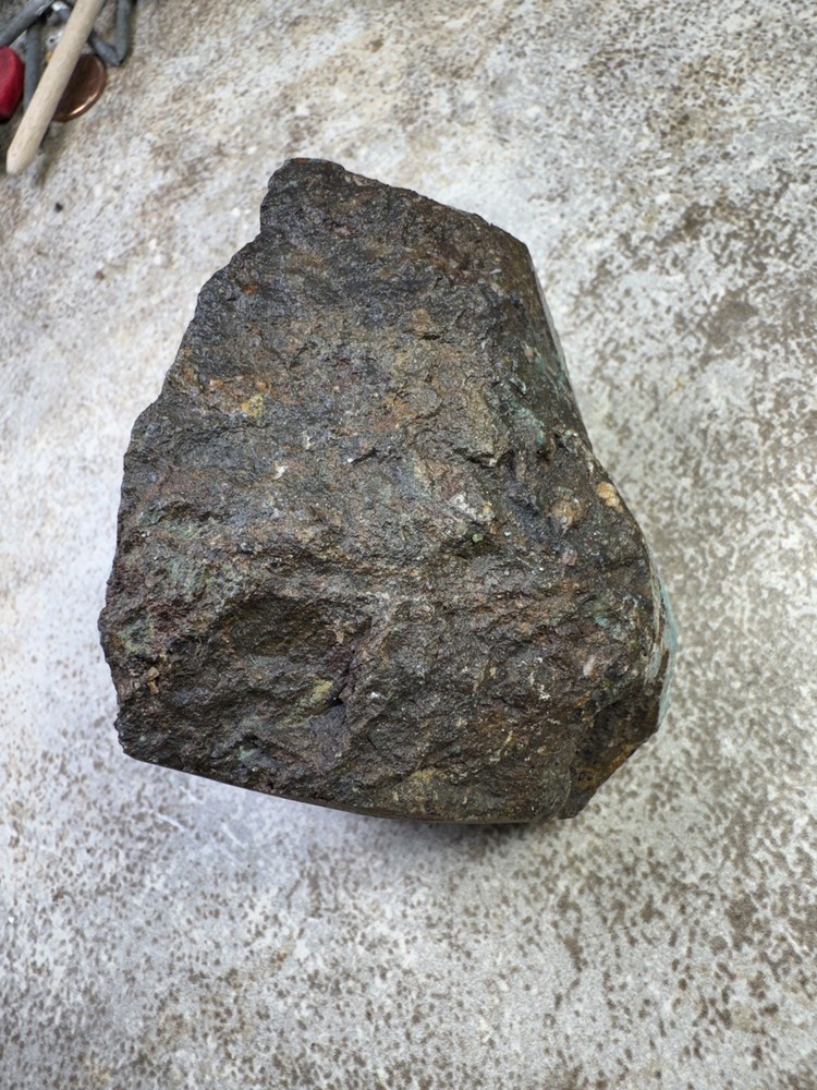 Stabilized hubei turquoise rough