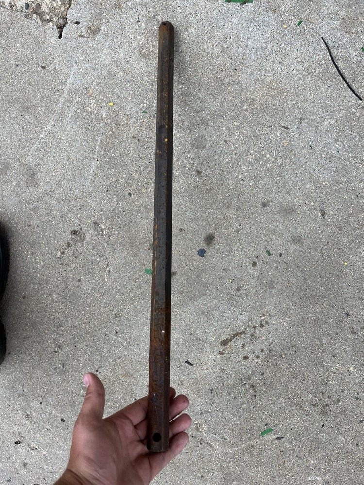 JOHN DEERE FEED ROLL BAR PART #E62113
