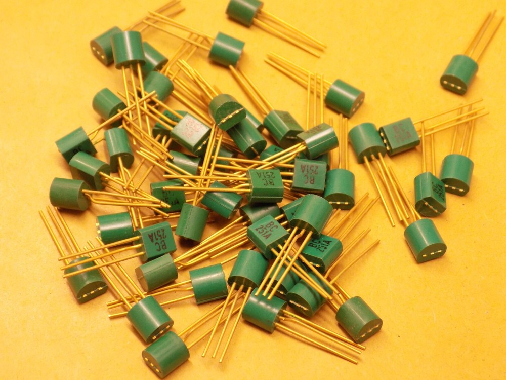 10x BC251A PNP Transistor TO-92